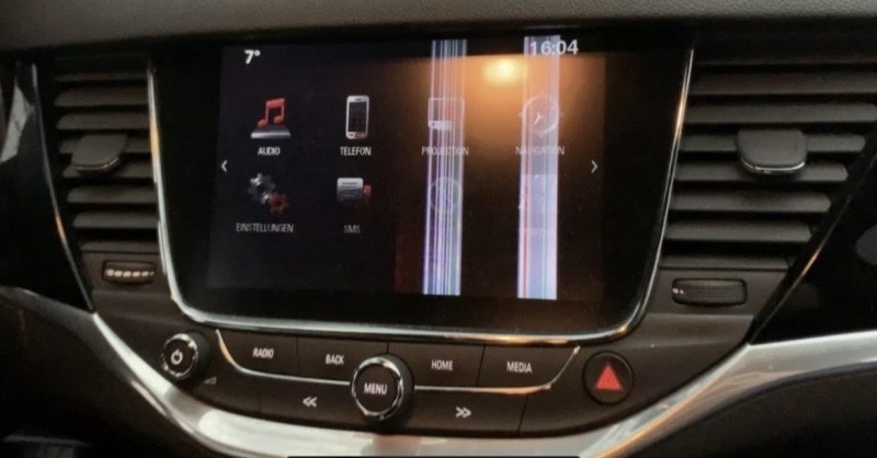 Opel Astra K IntelliLink Display Reparatur – vertikale Streifen, Bildschirmfehler
